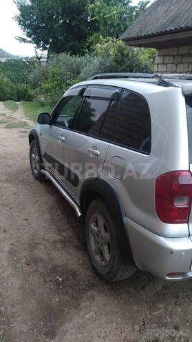 Toyota RAV4-3