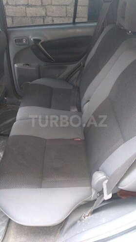 Toyota RAV4-6