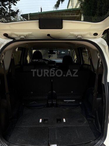 Toyota Sienta-8