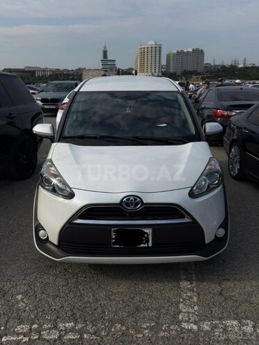 Toyota Sienta-2