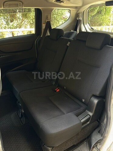 Toyota Sienta-6