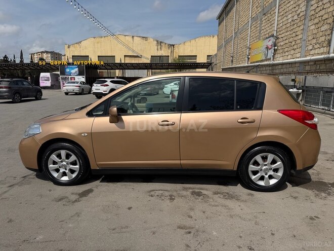 Nissan Tiida-7