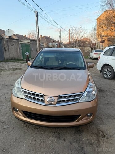 Nissan Tiida-1