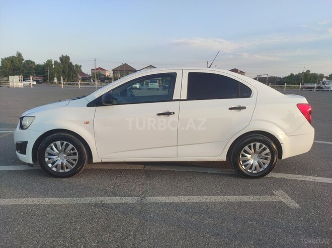 Chevrolet Aveo-3