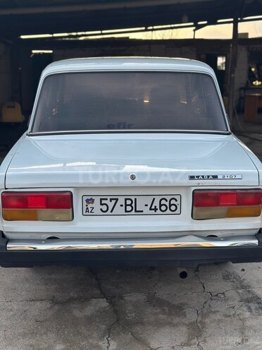 LADA (VAZ) 2107-2