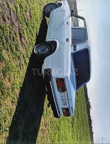 LADA (VAZ) 2107-2