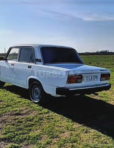LADA (VAZ) 2107-1