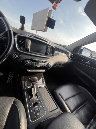 Kia Sorento-9