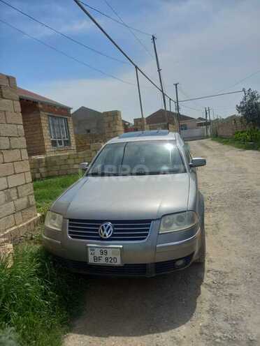 Volkswagen Passat-1