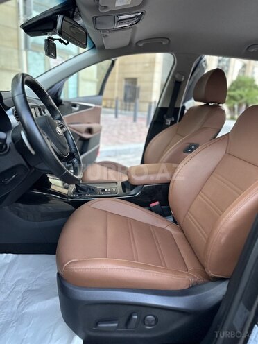 Kia Sorento-13