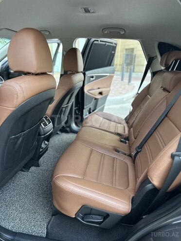 Kia Sorento-14