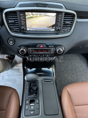 Kia Sorento-12