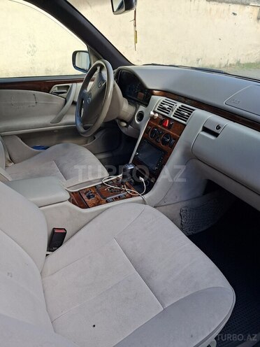 Mercedes E 220-4