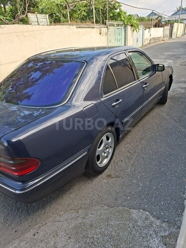 Mercedes E 220-6