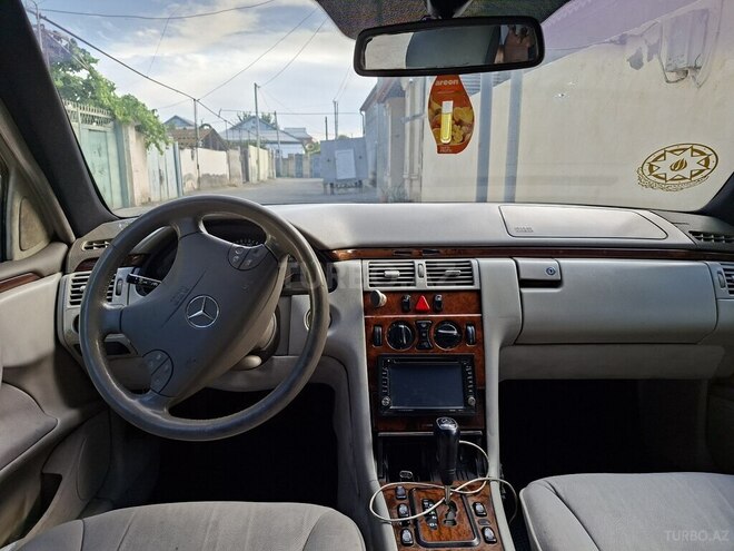 Mercedes E 220-5