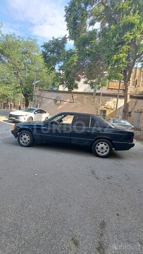 Mercedes 190-4