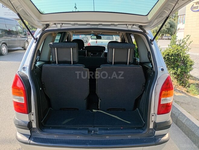 Opel Zafira-4
