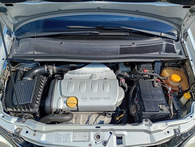 Opel Zafira-2
