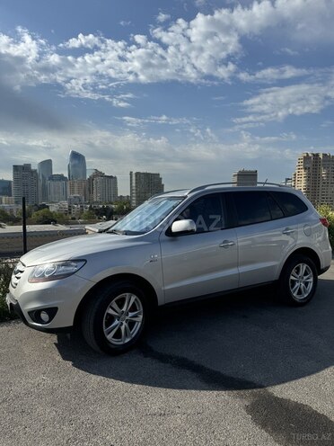 Hyundai Santa Fe-12