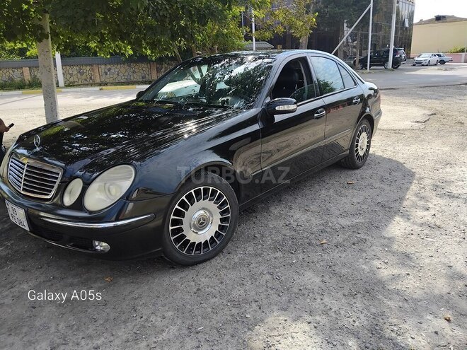 Mercedes E 240-2