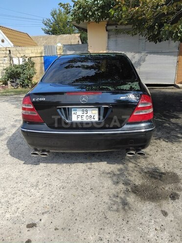 Mercedes E 240-4