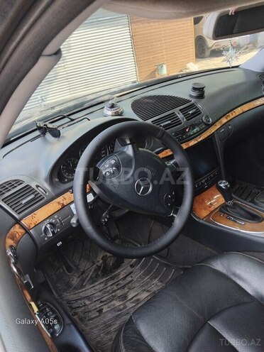Mercedes E 240-6