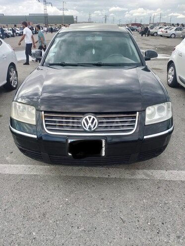 Volkswagen Passat-1