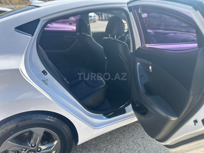 Hyundai Avante-5