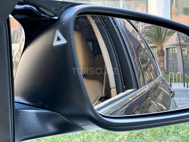 BMW 330e-16