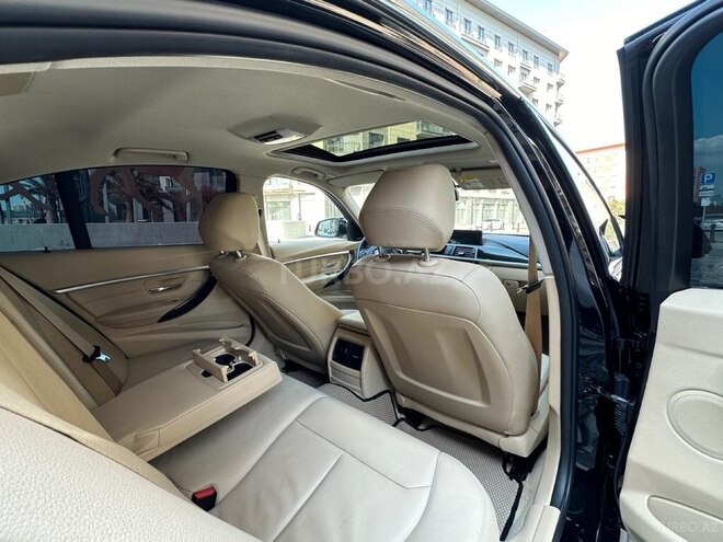 BMW 330e-12