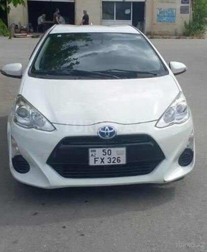 Toyota Aqua-1