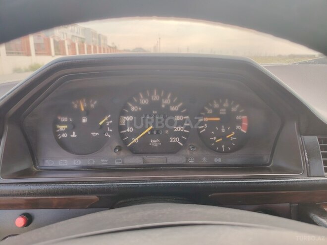 Mercedes 200 E-5