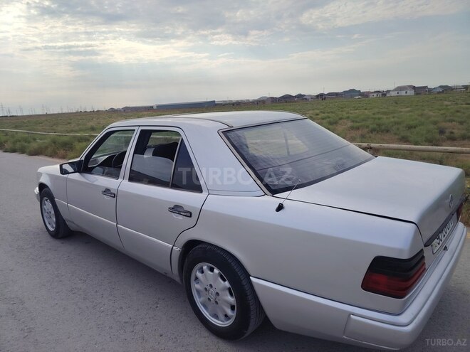 Mercedes 200 E-3