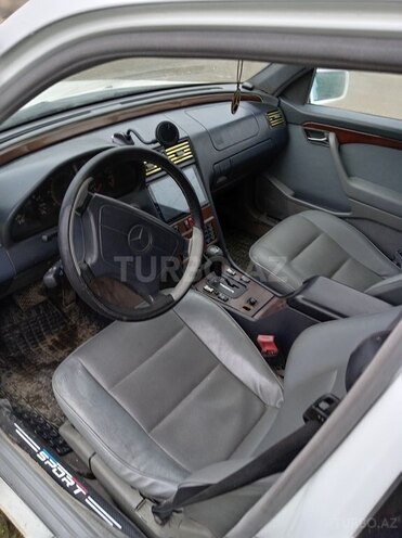 Mercedes C 220-9