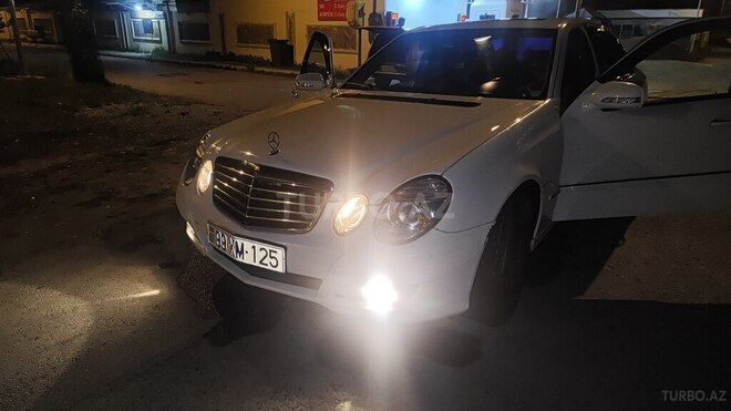 Mercedes E 220-2