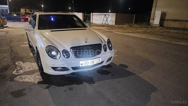 Mercedes E 220-1