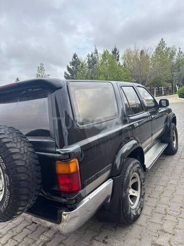 Toyota Hilux Surf-3