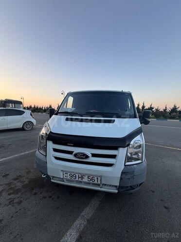 Ford Transit-2