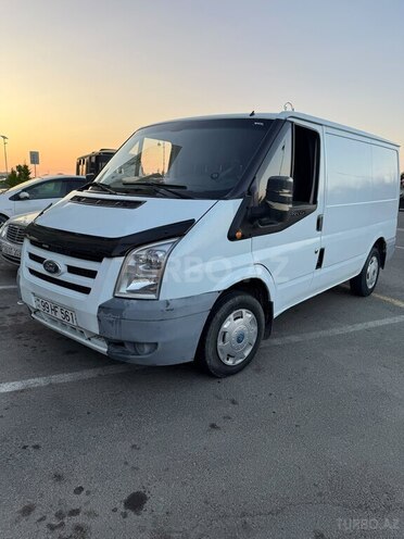 Ford Transit-8