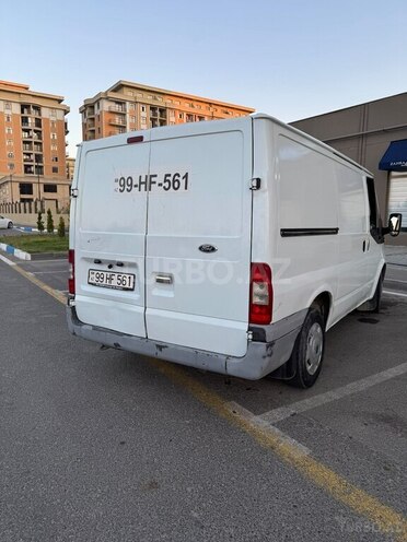 Ford Transit-13
