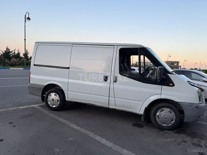 Ford Transit-14