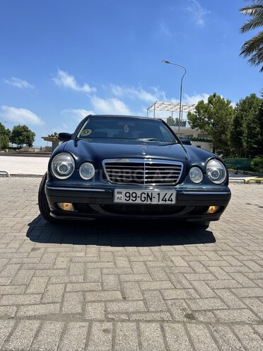 Mercedes E 220-5