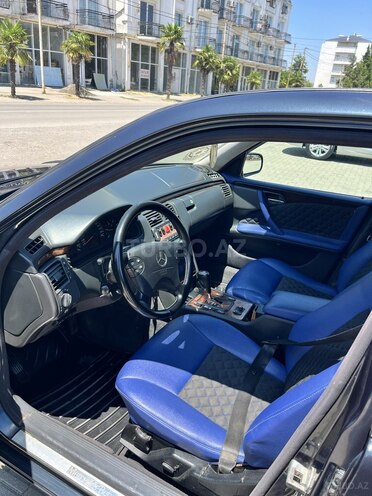 Mercedes E 220-7