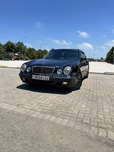 Mercedes E 220-2