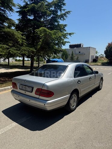 Mercedes E 200-4