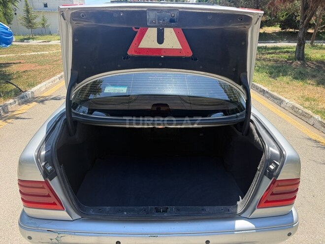 Mercedes E 200-9