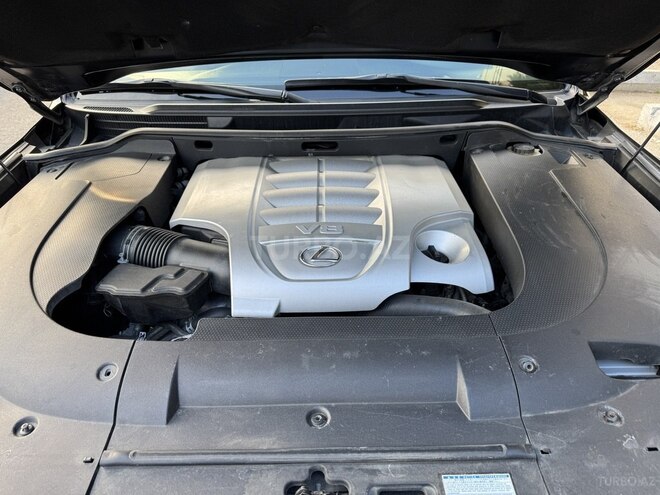 Lexus LX 570-16