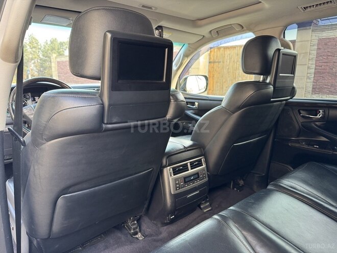 Lexus LX 570-12