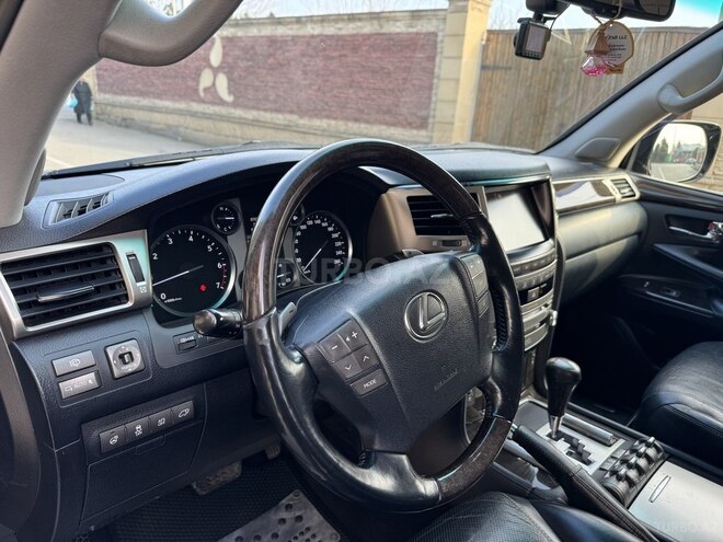Lexus LX 570-11