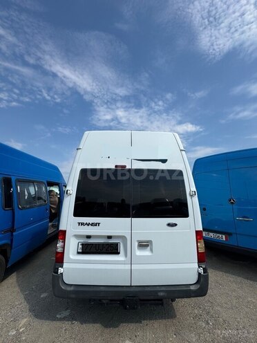 Ford Transit-2
